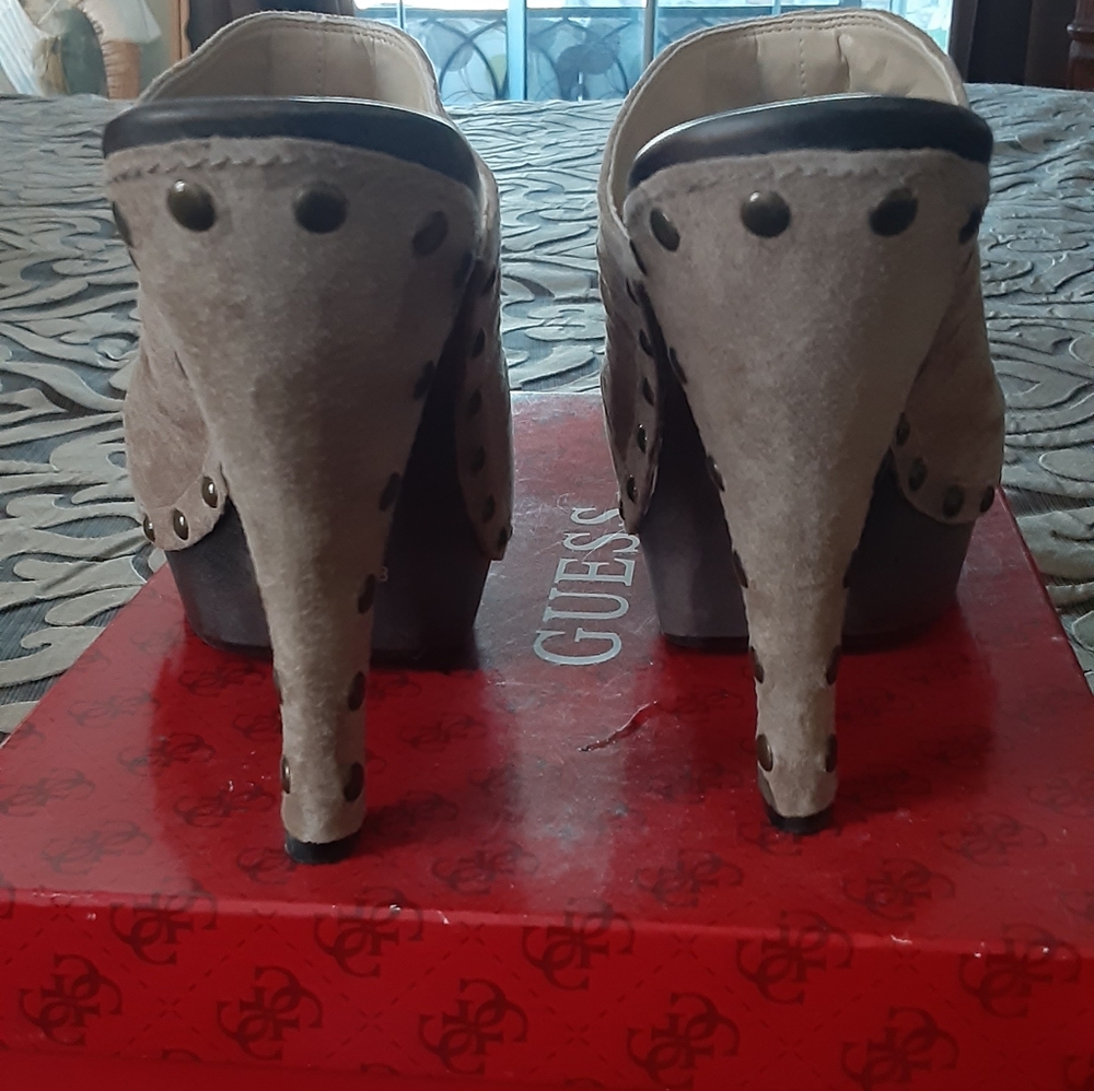 Guess Shoes - Picture 5 of 5